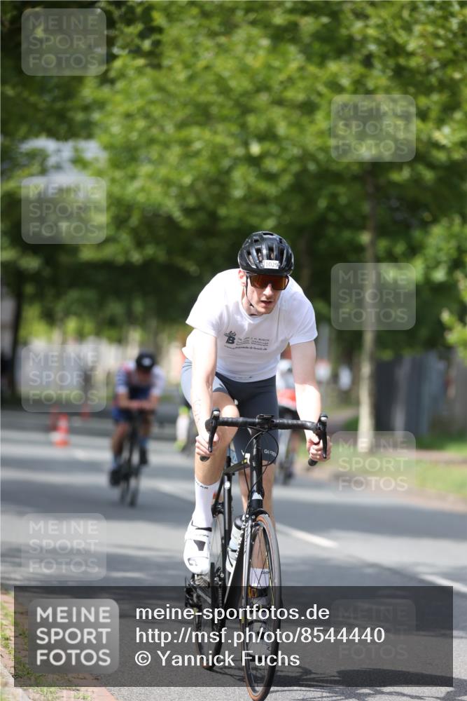 10.08.2025 - GEWOBA Citytriathlon Bremen Yannick Fuchs http://msf.ph/oto/8544440 10.08.2025 12:54:53 Radfahren 563, 591, 632, 634, 728, 736, 761, 781, 790, 1029 meine-sportfotos.de