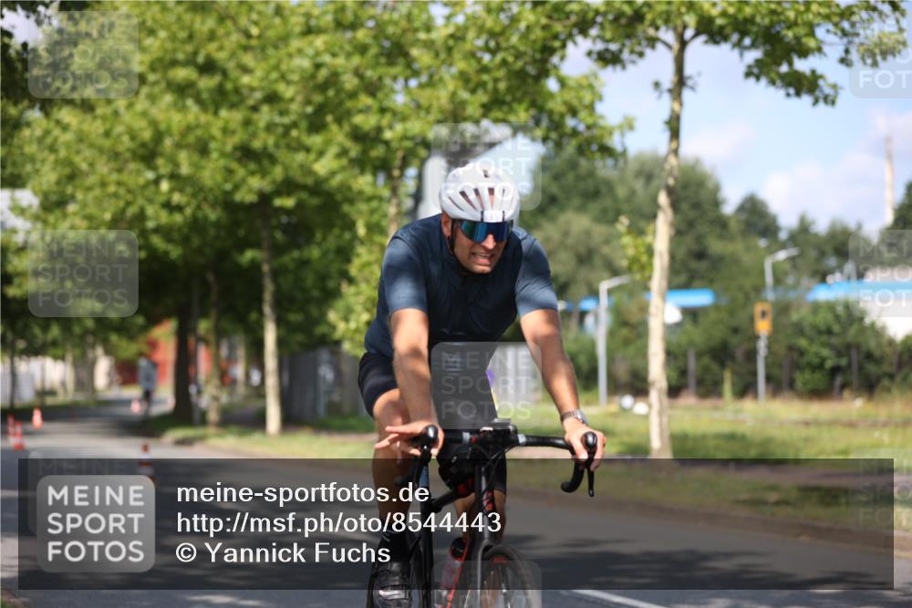10.08.2025 - GEWOBA Citytriathlon Bremen Yannick Fuchs http://msf.ph/oto/8544443 10.08.2025 10:57:48 Radfahren 35, 159, 215, 458 meine-sportfotos.de