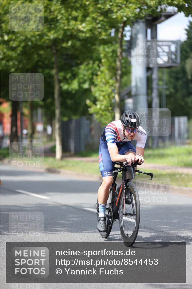 10.08.2025 - GEWOBA Citytriathlon Bremen Yannick Fuchs http://msf.ph/oto/8544453 10.08.2025 12:54:54 Radfahren 563, 591, 632, 728, 736, 761, 781, 1029 meine-sportfotos.de