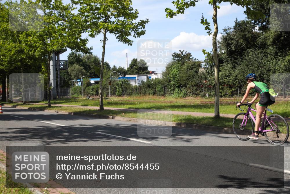 10.08.2025 - GEWOBA Citytriathlon Bremen Yannick Fuchs http://msf.ph/oto/8544455 10.08.2025 14:50:33 Radfahren 231, 416, 504 meine-sportfotos.de