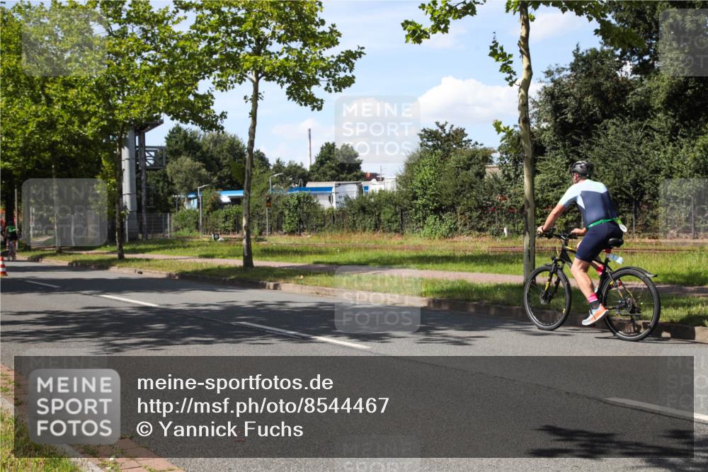 10.08.2025 - GEWOBA Citytriathlon Bremen Yannick Fuchs http://msf.ph/oto/8544467 10.08.2025 14:50:38 Radfahren 231, 416, 504 meine-sportfotos.de