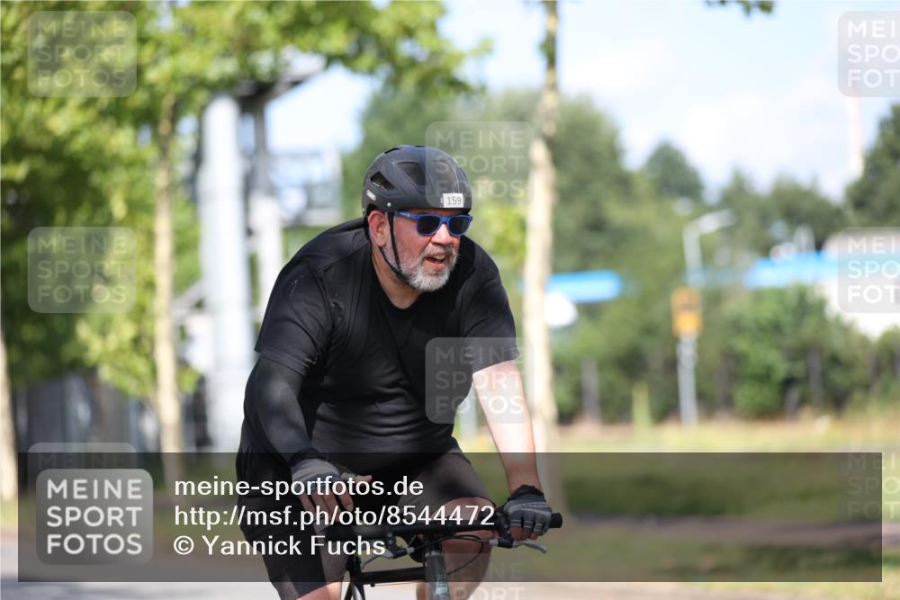 10.08.2025 - GEWOBA Citytriathlon Bremen Yannick Fuchs http://msf.ph/oto/8544472 10.08.2025 10:57:54 Radfahren 35, 125, 143, 159, 185, 458 meine-sportfotos.de