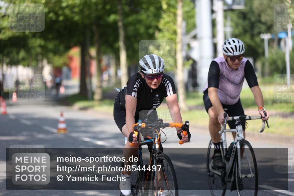 10.08.2025 - GEWOBA Citytriathlon Bremen Yannick Fuchs http://msf.ph/oto/8544497 10.08.2025 10:58:07 Radfahren 1, 125, 143, 185, 443, 445, 453, 472, 493, 513 meine-sportfotos.de