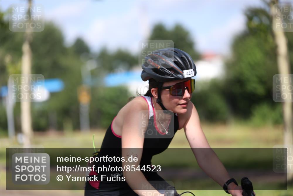 10.08.2025 - GEWOBA Citytriathlon Bremen Yannick Fuchs http://msf.ph/oto/8544523 10.08.2025 10:58:13 Radfahren 1, 125, 143, 165, 185, 402, 443, 445, 453, 472, 493, 513 meine-sportfotos.de