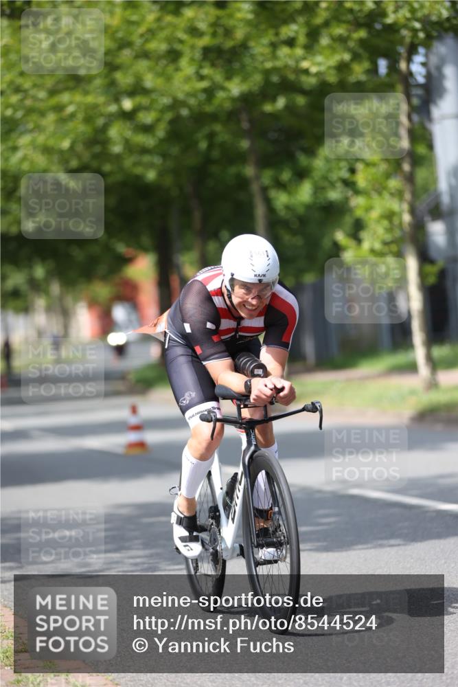 10.08.2025 - GEWOBA Citytriathlon Bremen Yannick Fuchs http://msf.ph/oto/8544524 10.08.2025 12:55:02 Radfahren 563, 591, 632, 714, 728, 761, 766, 781, 794, 877, 1015, 1029 meine-sportfotos.de