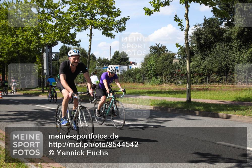 10.08.2025 - GEWOBA Citytriathlon Bremen Yannick Fuchs http://msf.ph/oto/8544542 10.08.2025 14:51:31 Radfahren 212, 237, 374, 399, 468, 492 meine-sportfotos.de
