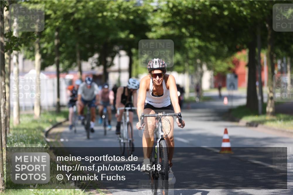 10.08.2025 - GEWOBA Citytriathlon Bremen Yannick Fuchs http://msf.ph/oto/8544548 10.08.2025 10:58:16 Radfahren 1, 125, 143, 165, 185, 402, 443, 445, 453, 472, 493, 506, 513 meine-sportfotos.de