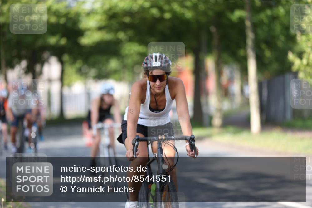 10.08.2025 - GEWOBA Citytriathlon Bremen Yannick Fuchs http://msf.ph/oto/8544551 10.08.2025 10:58:17 Radfahren 1, 125, 143, 165, 185, 402, 443, 445, 453, 472, 493, 506, 513 meine-sportfotos.de