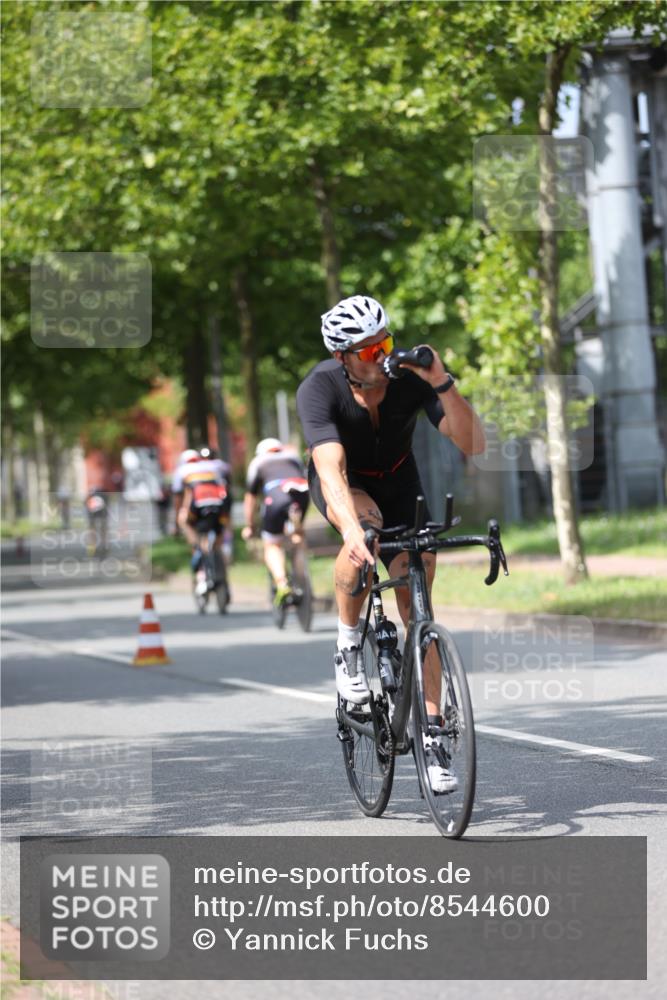 10.08.2025 - GEWOBA Citytriathlon Bremen Yannick Fuchs http://msf.ph/oto/8544600 10.08.2025 12:55:09 Radfahren 563, 591, 632, 696, 714, 728, 761, 766, 781, 794, 877, 1015 meine-sportfotos.de