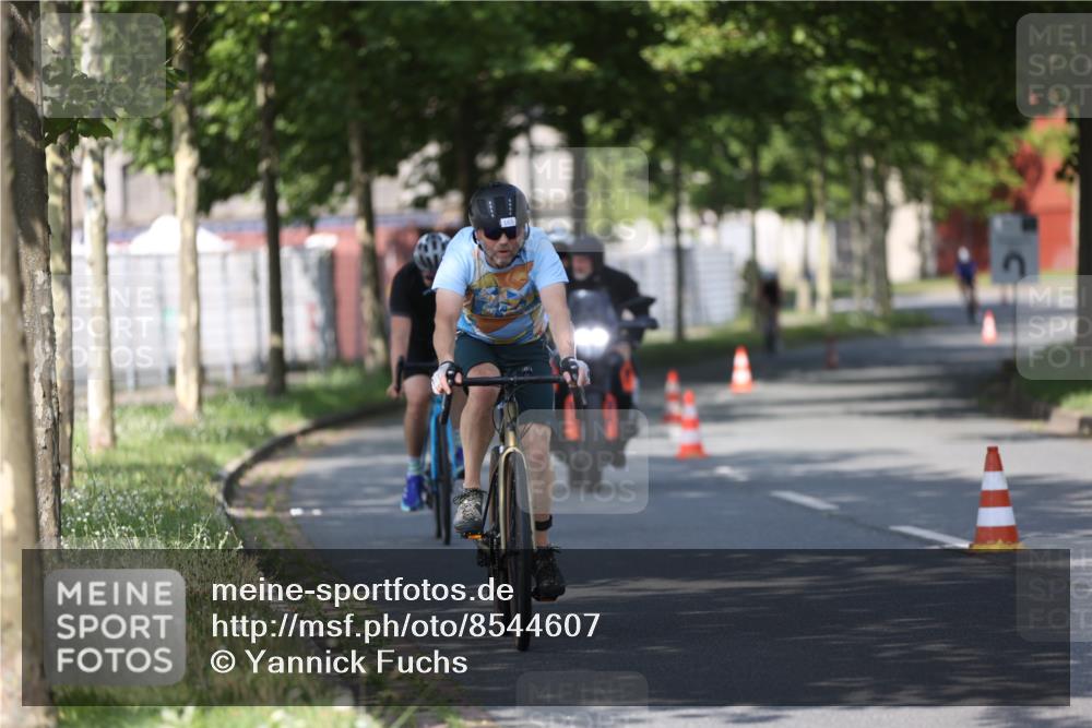10.08.2025 - GEWOBA Citytriathlon Bremen Yannick Fuchs http://msf.ph/oto/8544607 10.08.2025 10:58:21 Radfahren 1, 95, 165, 221, 402, 443, 445, 453, 472, 493, 506, 513 meine-sportfotos.de
