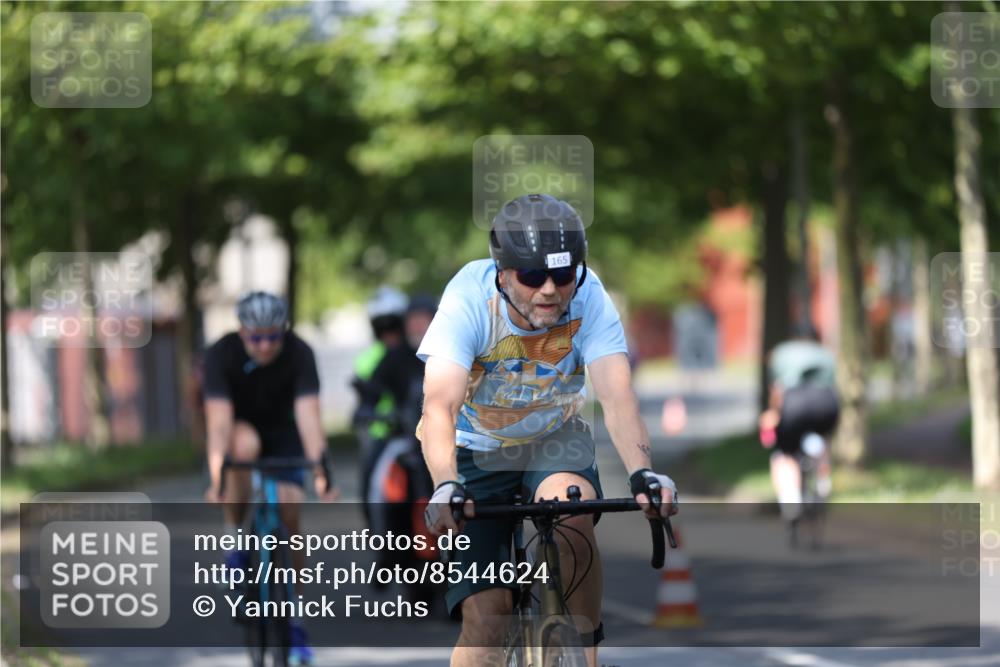 10.08.2025 - GEWOBA Citytriathlon Bremen Yannick Fuchs http://msf.ph/oto/8544624 10.08.2025 10:58:22 Radfahren 1, 95, 165, 221, 402, 443, 445, 453, 472, 493, 506, 513 meine-sportfotos.de