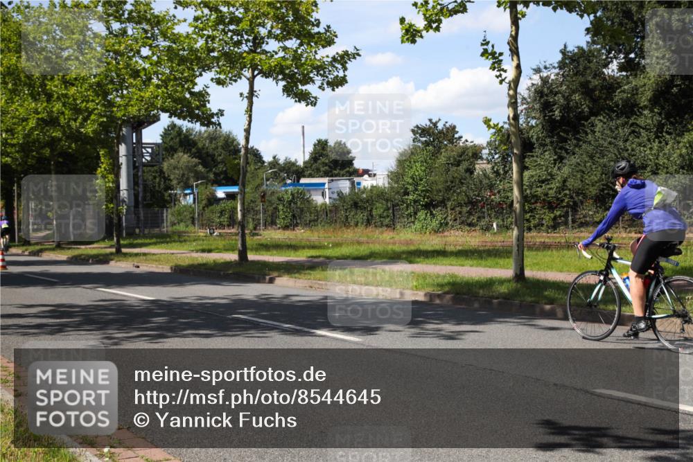 10.08.2025 - GEWOBA Citytriathlon Bremen Yannick Fuchs http://msf.ph/oto/8544645 10.08.2025 14:52:41 Radfahren 329, 347, 439, 459, 469 meine-sportfotos.de