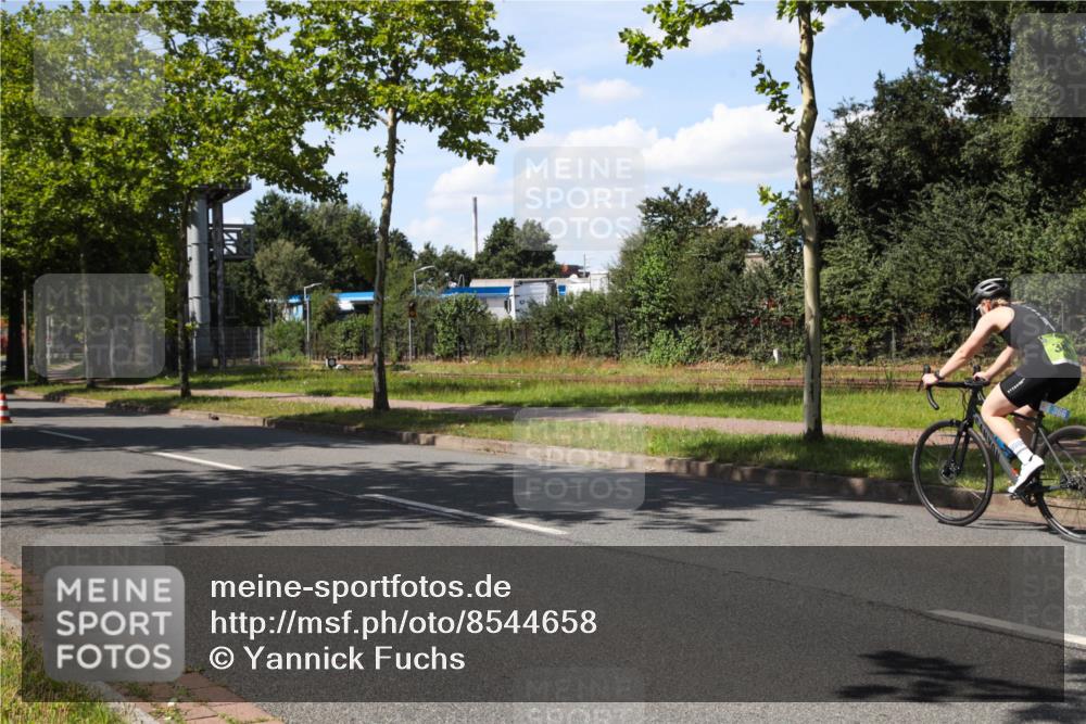 10.08.2025 - GEWOBA Citytriathlon Bremen Yannick Fuchs http://msf.ph/oto/8544658 10.08.2025 14:52:52 Radfahren 378, 385, 459, 463, 510 meine-sportfotos.de