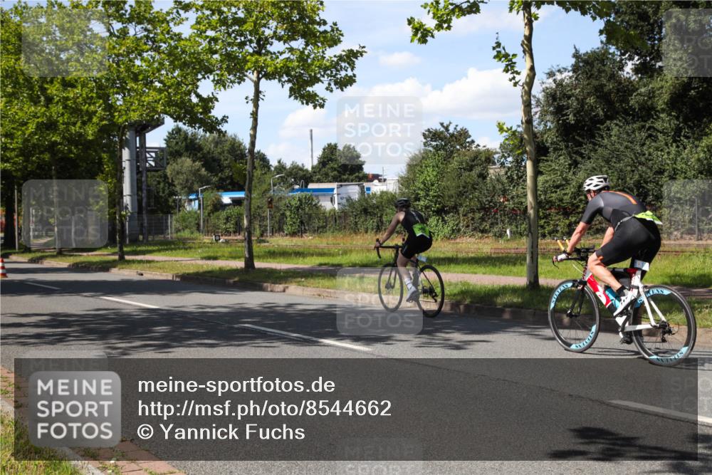 10.08.2025 - GEWOBA Citytriathlon Bremen Yannick Fuchs http://msf.ph/oto/8544662 10.08.2025 14:52:53 Radfahren 378, 385, 459, 463, 510 meine-sportfotos.de