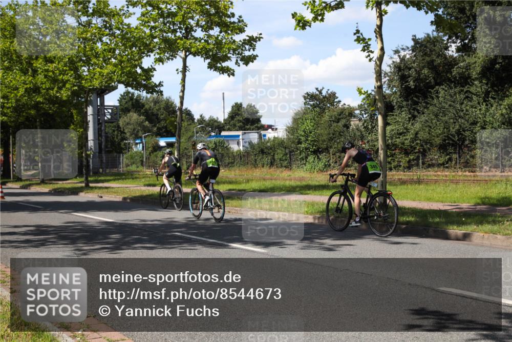 10.08.2025 - GEWOBA Citytriathlon Bremen Yannick Fuchs http://msf.ph/oto/8544673 10.08.2025 14:52:54 Radfahren 378, 385, 459, 463, 510 meine-sportfotos.de