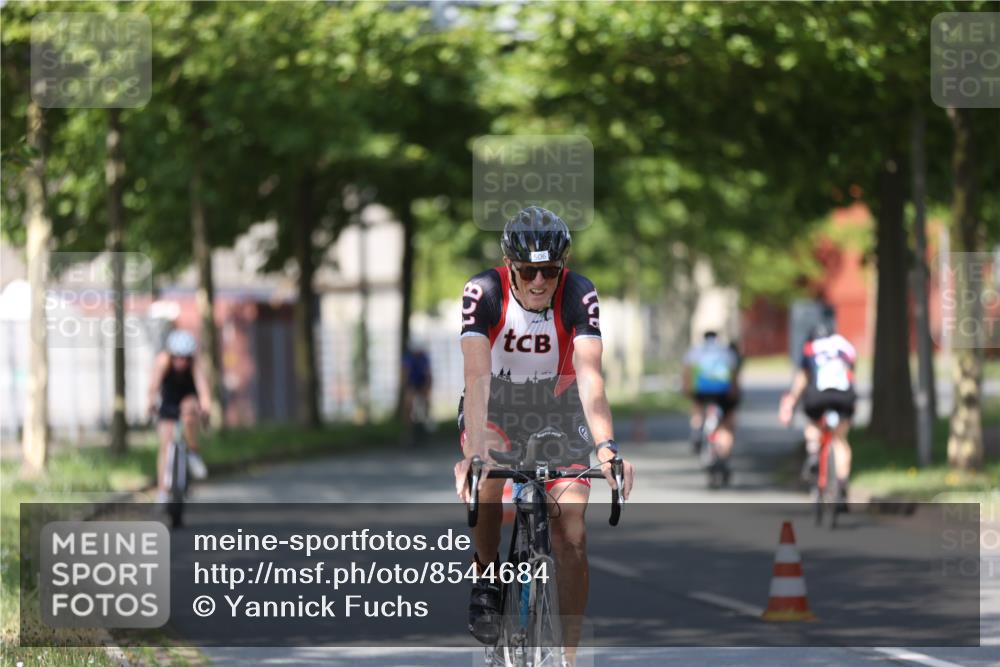 10.08.2025 - GEWOBA Citytriathlon Bremen Yannick Fuchs http://msf.ph/oto/8544684 10.08.2025 10:58:28 Radfahren 1, 95, 165, 221, 402, 472, 506, 513 meine-sportfotos.de