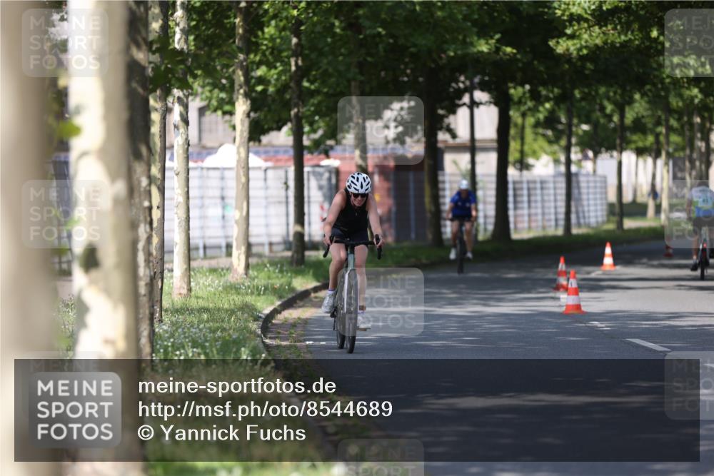 10.08.2025 - GEWOBA Citytriathlon Bremen Yannick Fuchs http://msf.ph/oto/8544689 10.08.2025 10:58:29 Radfahren 1, 95, 165, 221, 402, 472, 506, 513 meine-sportfotos.de