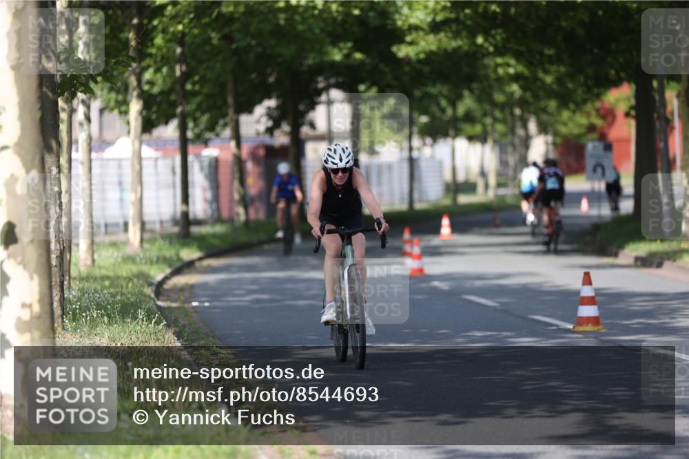 10.08.2025 - GEWOBA Citytriathlon Bremen Yannick Fuchs http://msf.ph/oto/8544693 10.08.2025 10:58:30 Radfahren 1, 95, 165, 221, 402, 506, 513 meine-sportfotos.de
