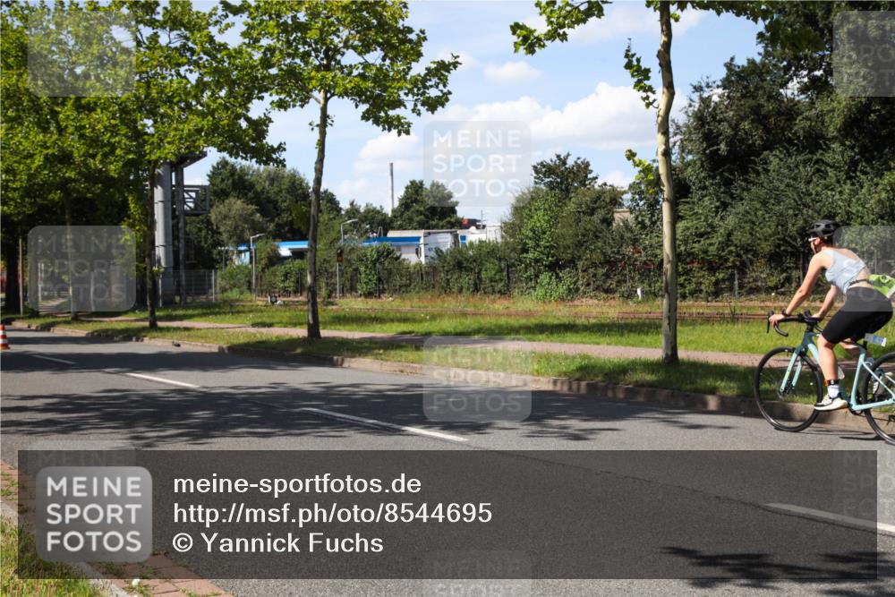 10.08.2025 - GEWOBA Citytriathlon Bremen Yannick Fuchs http://msf.ph/oto/8544695 10.08.2025 14:53:08 Radfahren 188, 376, 385, 463, 510 meine-sportfotos.de
