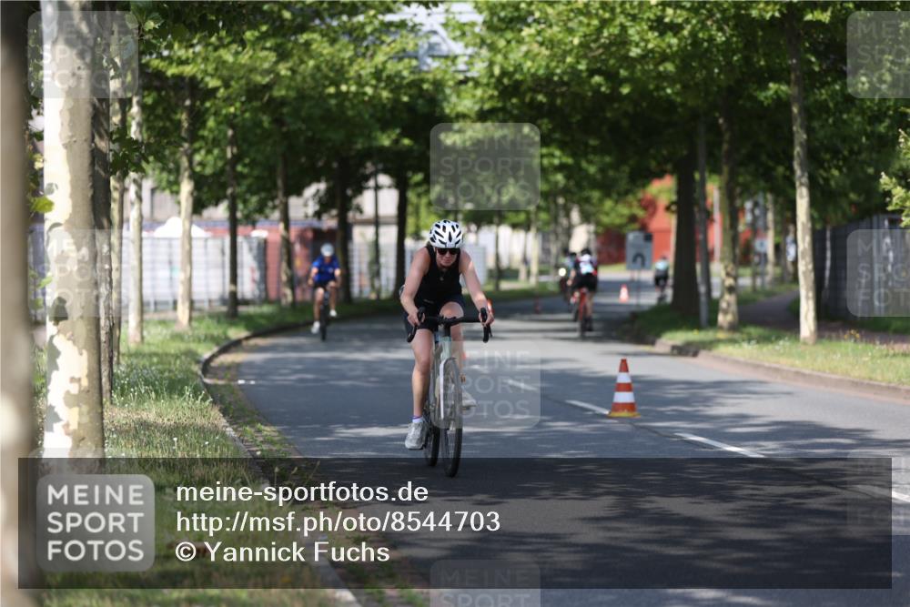 10.08.2025 - GEWOBA Citytriathlon Bremen Yannick Fuchs http://msf.ph/oto/8544703 10.08.2025 10:58:30 Radfahren 1, 95, 165, 221, 402, 506, 513 meine-sportfotos.de