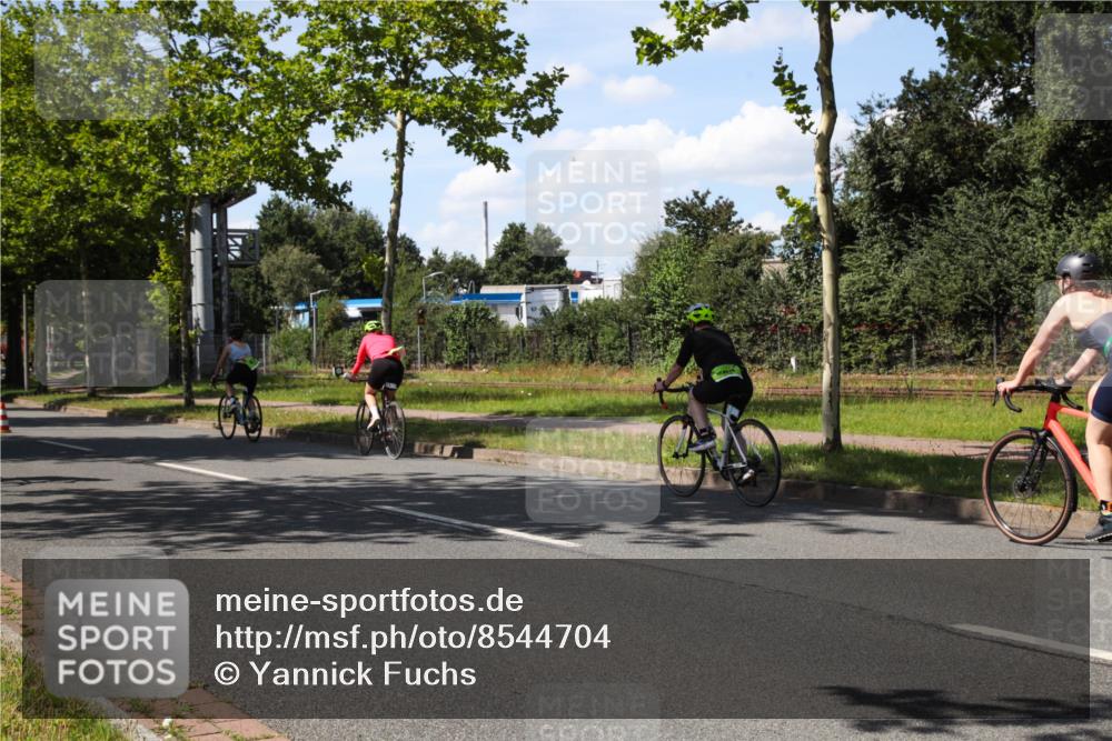 10.08.2025 - GEWOBA Citytriathlon Bremen Yannick Fuchs http://msf.ph/oto/8544704 10.08.2025 14:53:10 Radfahren 188, 376, 385, 463 meine-sportfotos.de