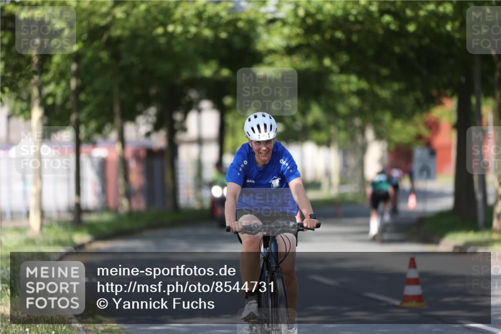 10.08.2025 - GEWOBA Citytriathlon Bremen Yannick Fuchs http://msf.ph/oto/8544731 10.08.2025 10:58:35 Radfahren 95, 221, 450, 506 meine-sportfotos.de