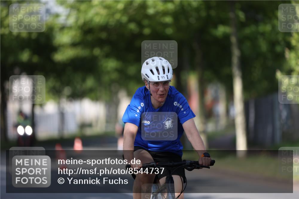 10.08.2025 - GEWOBA Citytriathlon Bremen Yannick Fuchs http://msf.ph/oto/8544737 10.08.2025 10:58:36 Radfahren 95, 221, 450, 506 meine-sportfotos.de