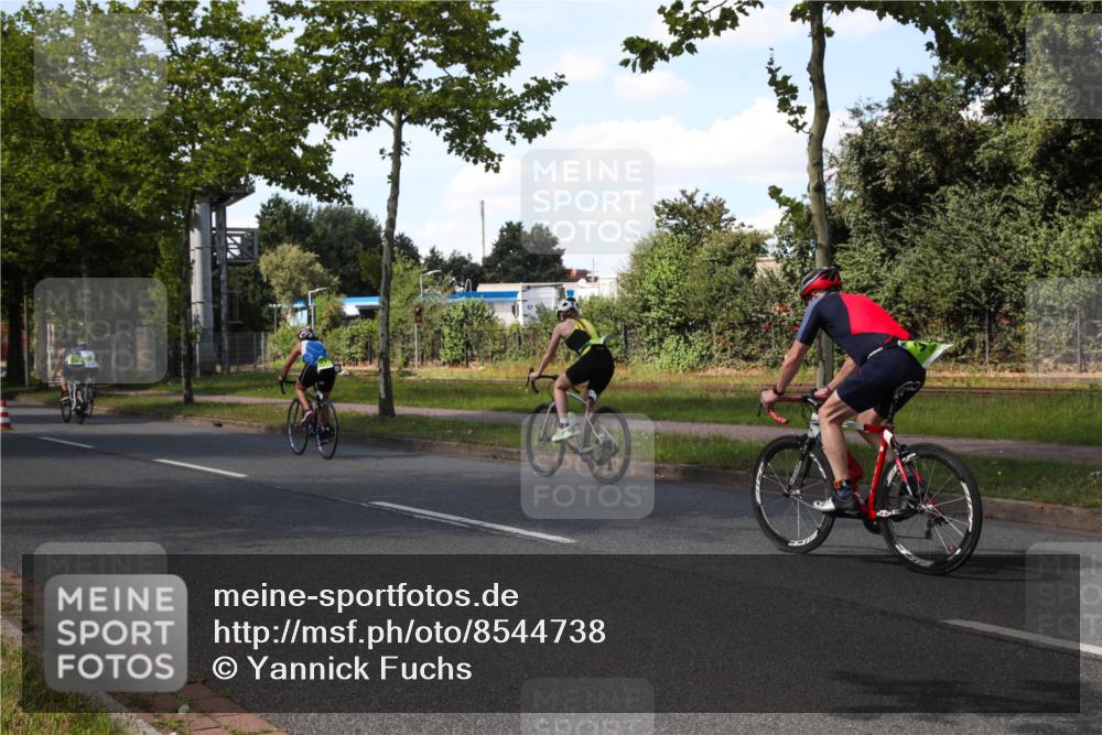 10.08.2025 - GEWOBA Citytriathlon Bremen Yannick Fuchs http://msf.ph/oto/8544738 10.08.2025 14:53:33 Radfahren 419, 501 meine-sportfotos.de
