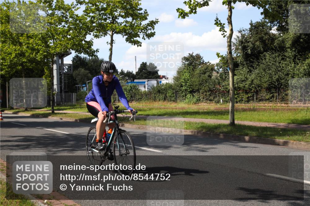 10.08.2025 - GEWOBA Citytriathlon Bremen Yannick Fuchs http://msf.ph/oto/8544752 10.08.2025 14:53:45 Radfahren 291, 300, 419, 438, 501 meine-sportfotos.de