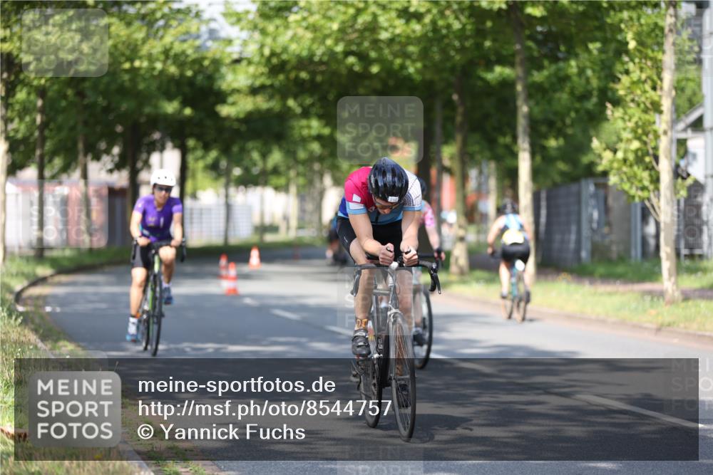 10.08.2025 - GEWOBA Citytriathlon Bremen Yannick Fuchs http://msf.ph/oto/8544757 10.08.2025 10:58:50 Radfahren 57, 191, 450 meine-sportfotos.de