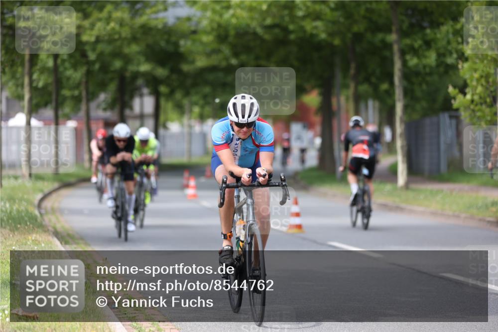 10.08.2025 - GEWOBA Citytriathlon Bremen Yannick Fuchs http://msf.ph/oto/8544762 10.08.2025 12:55:37 Radfahren 636, 658, 729, 804, 843, 880, 982, 1033 meine-sportfotos.de
