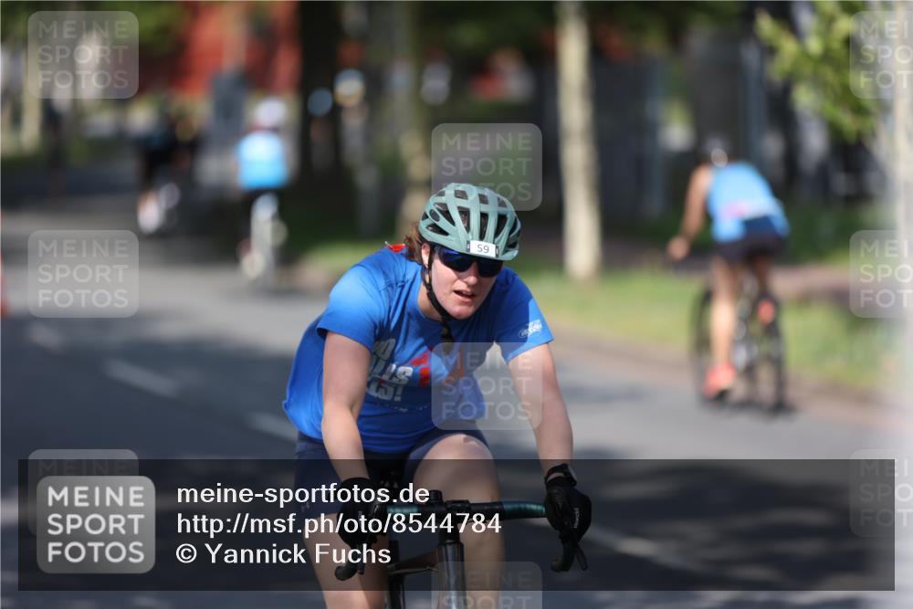 10.08.2025 - GEWOBA Citytriathlon Bremen Yannick Fuchs http://msf.ph/oto/8544784 10.08.2025 10:59:43 Radfahren 59, 141, 417, 463, 475, 498 meine-sportfotos.de