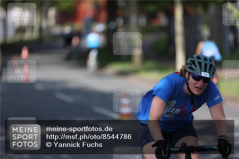 10.08.2025 - GEWOBA Citytriathlon Bremen Yannick Fuchs http://msf.ph/oto/8544786 10.08.2025 10:59:43 Radfahren 59, 141, 417, 463, 475, 498 meine-sportfotos.de