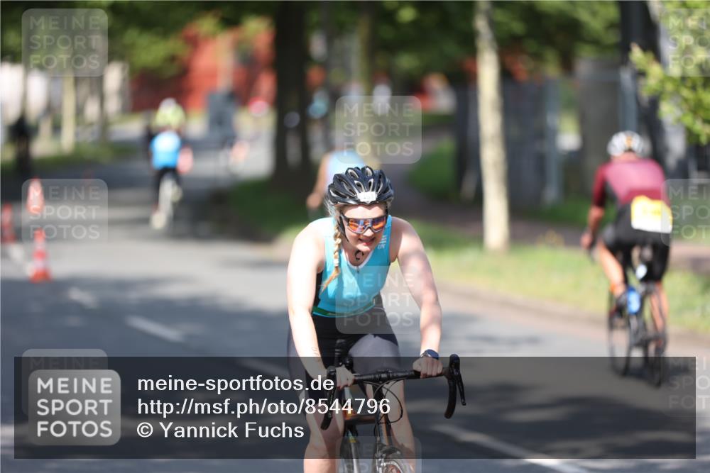 10.08.2025 - GEWOBA Citytriathlon Bremen Yannick Fuchs http://msf.ph/oto/8544796 10.08.2025 10:59:45 Radfahren 47, 59, 141, 417, 463, 475, 498 meine-sportfotos.de