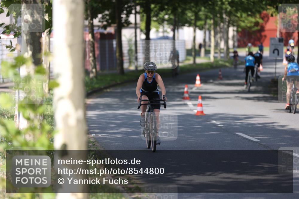 10.08.2025 - GEWOBA Citytriathlon Bremen Yannick Fuchs http://msf.ph/oto/8544800 10.08.2025 10:59:46 Radfahren 47, 59, 141, 417, 463, 475, 498 meine-sportfotos.de