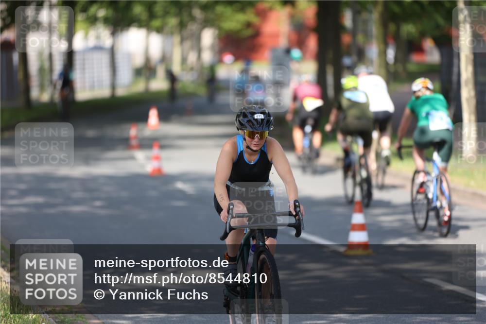 10.08.2025 - GEWOBA Citytriathlon Bremen Yannick Fuchs http://msf.ph/oto/8544810 10.08.2025 10:59:47 Radfahren 47, 59, 141, 417, 463, 475, 498 meine-sportfotos.de