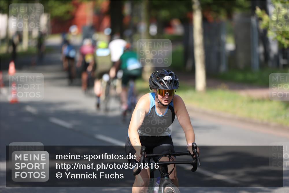 10.08.2025 - GEWOBA Citytriathlon Bremen Yannick Fuchs http://msf.ph/oto/8544816 10.08.2025 10:59:48 Radfahren 47, 59, 141, 417, 463, 475, 498 meine-sportfotos.de