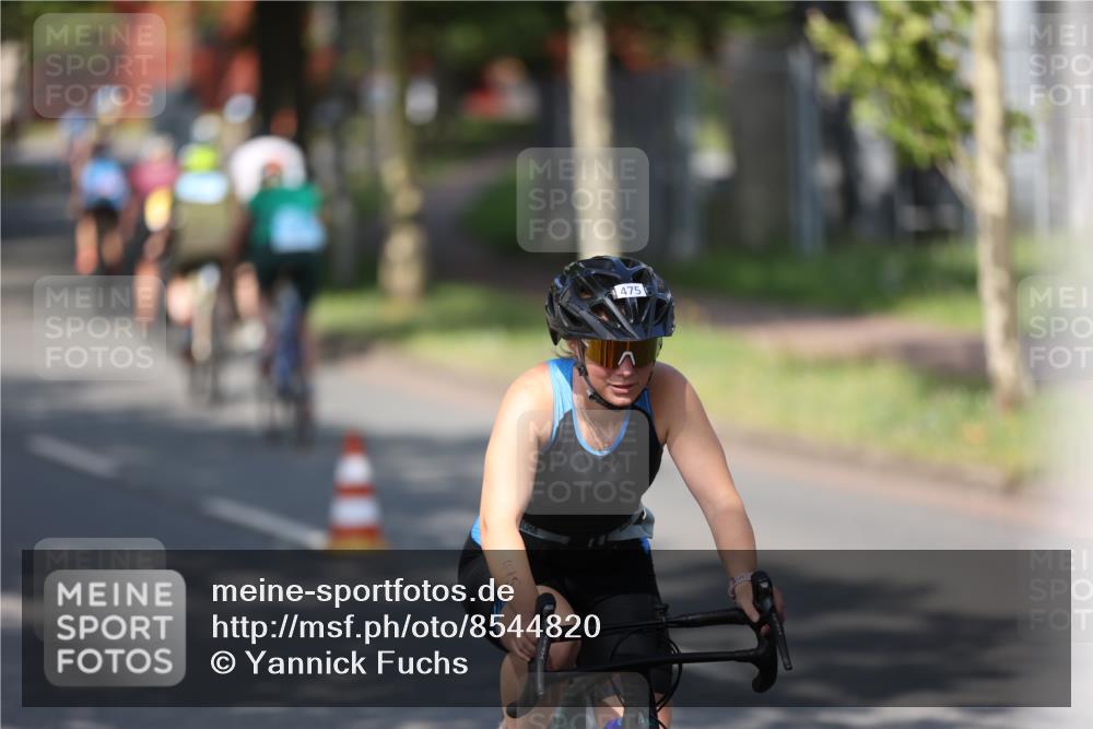 10.08.2025 - GEWOBA Citytriathlon Bremen Yannick Fuchs http://msf.ph/oto/8544820 10.08.2025 10:59:48 Radfahren 47, 59, 141, 417, 463, 475, 498 meine-sportfotos.de