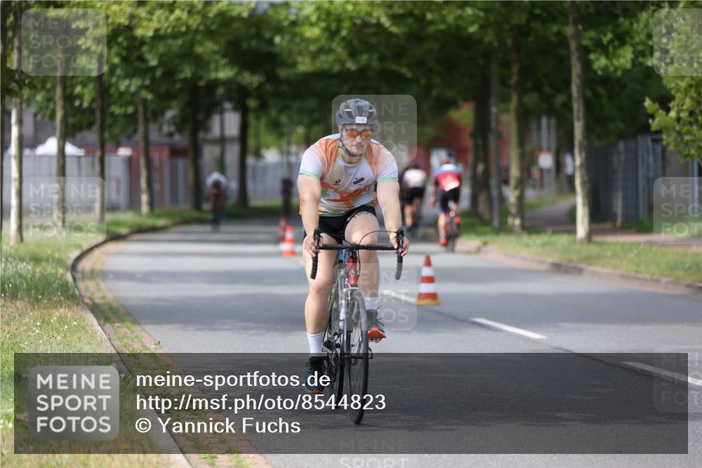 10.08.2025 - GEWOBA Citytriathlon Bremen Yannick Fuchs http://msf.ph/oto/8544823 10.08.2025 12:55:49 Radfahren 636, 658, 729, 765, 779, 804, 843, 880, 883, 890, 896 meine-sportfotos.de