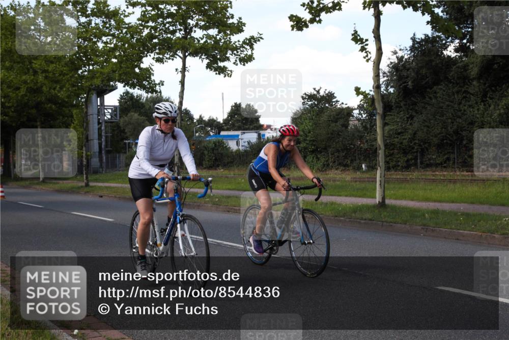 10.08.2025 - GEWOBA Citytriathlon Bremen Yannick Fuchs http://msf.ph/oto/8544836 10.08.2025 14:54:37 Radfahren 194, 316, 355, 370, 387, 393, 440, 489, 507, 514, 518 meine-sportfotos.de