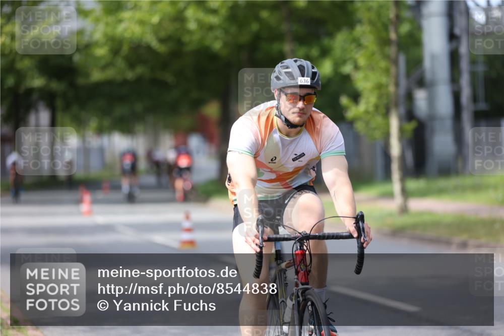 10.08.2025 - GEWOBA Citytriathlon Bremen Yannick Fuchs http://msf.ph/oto/8544838 10.08.2025 12:55:50 Radfahren 636, 658, 729, 765, 779, 804, 843, 880, 883, 890, 896 meine-sportfotos.de
