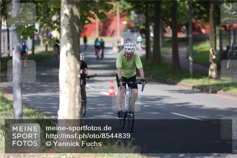 10.08.2025 - GEWOBA Citytriathlon Bremen Yannick Fuchs http://msf.ph/oto/8544839 10.08.2025 10:59:55 Radfahren 47, 141, 197, 201, 417, 475, 482, 498 meine-sportfotos.de