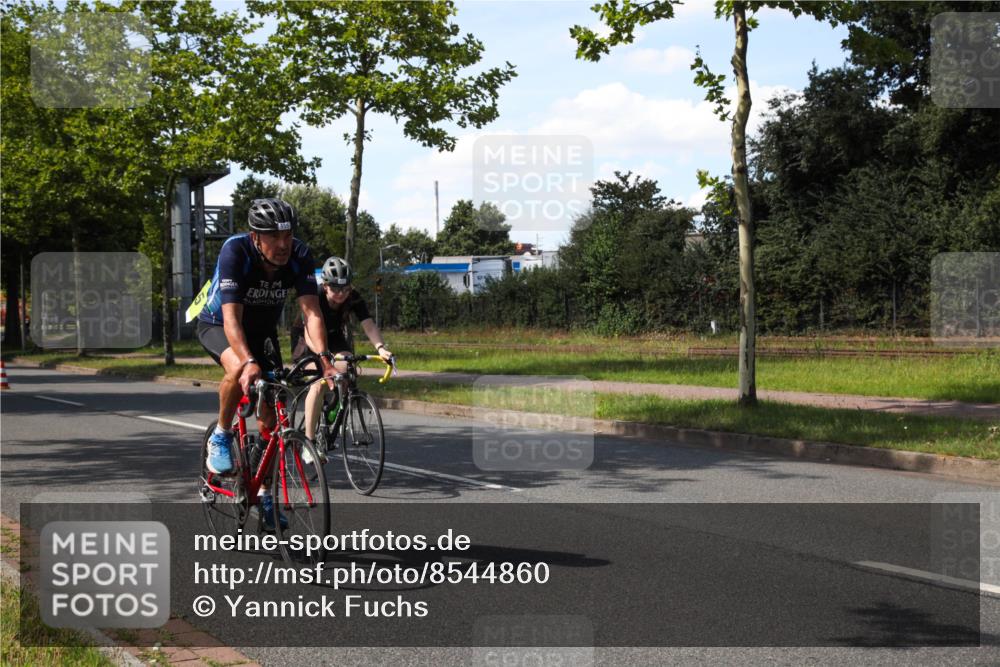 10.08.2025 - GEWOBA Citytriathlon Bremen Yannick Fuchs http://msf.ph/oto/8544860 10.08.2025 14:55:04 Radfahren 335, 357, 375, 424, 430, 450, 451, 511, 524 meine-sportfotos.de