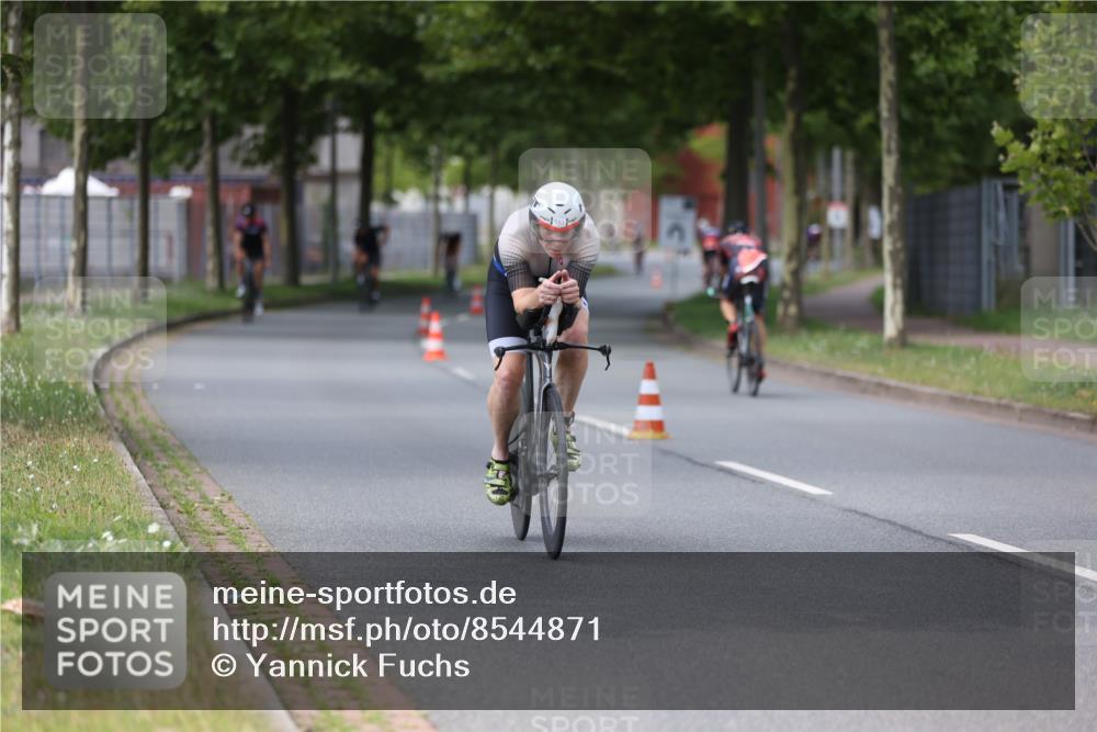 10.08.2025 - GEWOBA Citytriathlon Bremen Yannick Fuchs http://msf.ph/oto/8544871 10.08.2025 12:55:56 Radfahren 636, 765, 779, 784, 883, 890, 896, 1024, 1025 meine-sportfotos.de