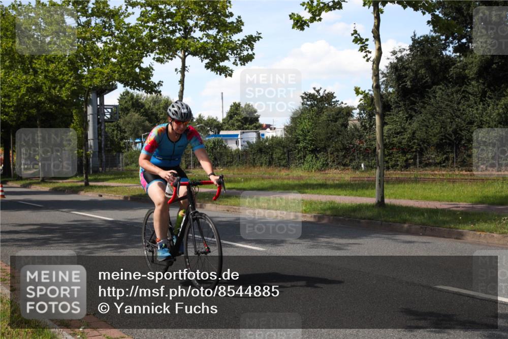 10.08.2025 - GEWOBA Citytriathlon Bremen Yannick Fuchs http://msf.ph/oto/8544885 10.08.2025 14:55:26 Radfahren 284, 443, 465, 511, 530 meine-sportfotos.de