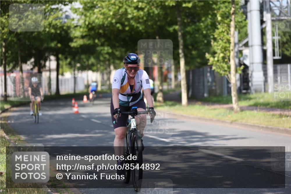 10.08.2025 - GEWOBA Citytriathlon Bremen Yannick Fuchs http://msf.ph/oto/8544892 10.08.2025 11:01:32 Radfahren 37, 87, 199, 410, 440, 481 meine-sportfotos.de