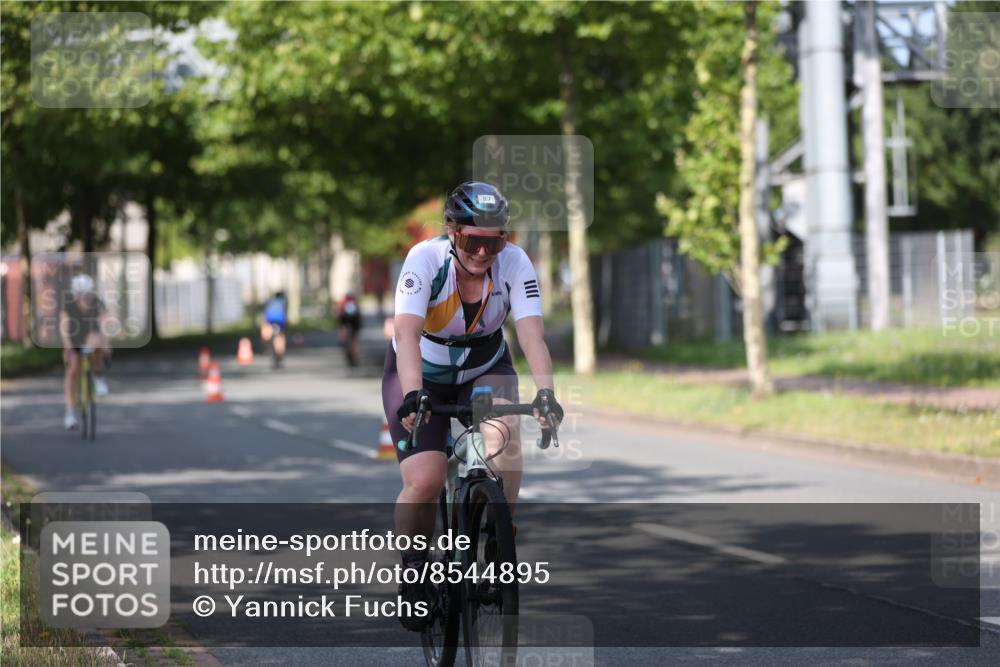 10.08.2025 - GEWOBA Citytriathlon Bremen Yannick Fuchs http://msf.ph/oto/8544895 10.08.2025 11:01:32 Radfahren 37, 87, 199, 410, 440, 481 meine-sportfotos.de