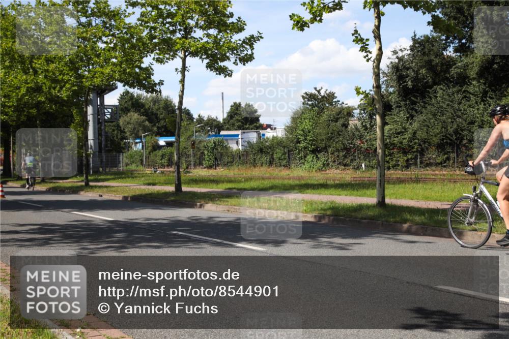 10.08.2025 - GEWOBA Citytriathlon Bremen Yannick Fuchs http://msf.ph/oto/8544901 10.08.2025 14:55:49 Radfahren 149, 364 meine-sportfotos.de