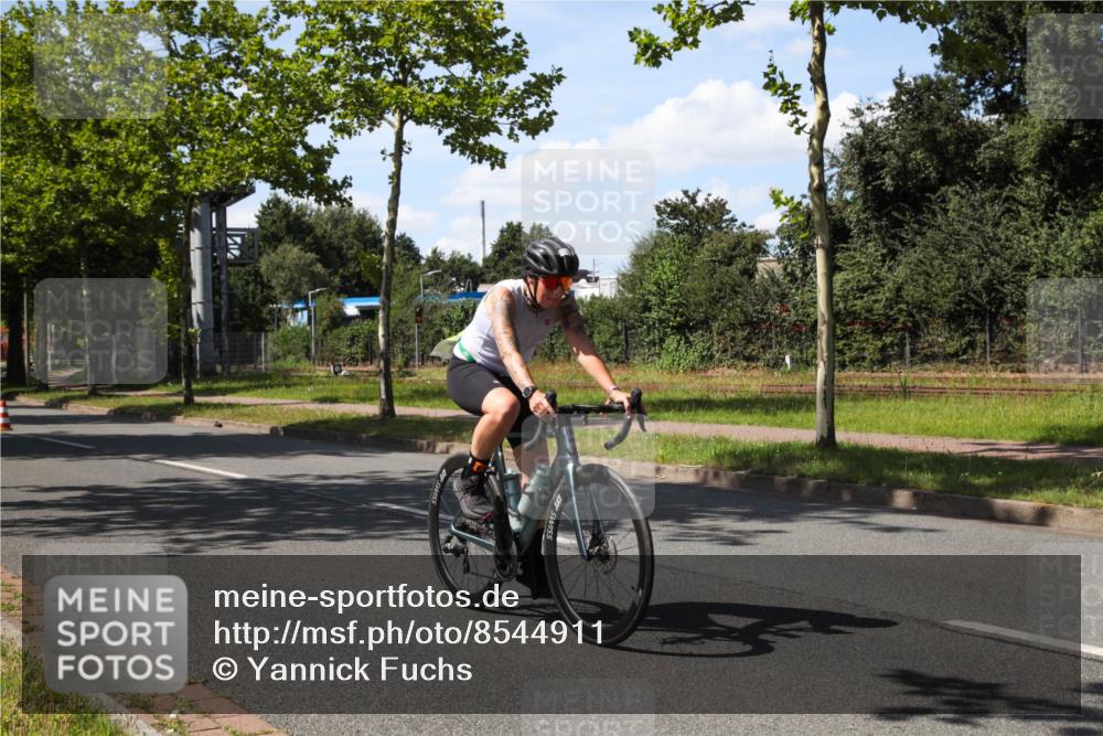 10.08.2025 - GEWOBA Citytriathlon Bremen Yannick Fuchs http://msf.ph/oto/8544911 10.08.2025 14:56:18 Radfahren 502 meine-sportfotos.de
