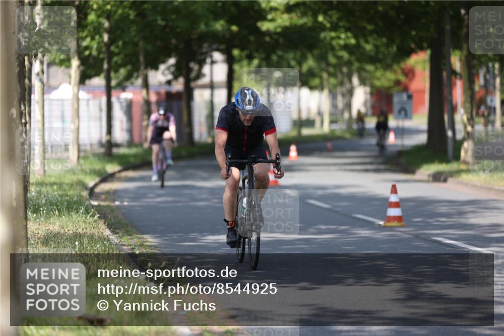 10.08.2025 - GEWOBA Citytriathlon Bremen Yannick Fuchs http://msf.ph/oto/8544925 10.08.2025 11:01:46 Radfahren 89, 199, 481 meine-sportfotos.de